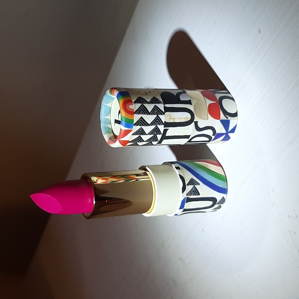 "The Fuchsia Is Clean" Color Intense Lipstick